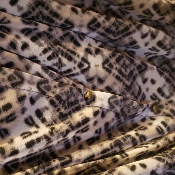 Tunic - Picture 2 of 6